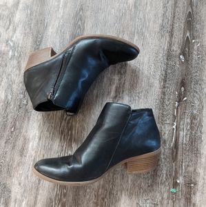 American Eagle ankle boots